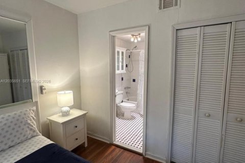 Condo in Miami Beach, Florida, 1 bedroom  № 2084453 - photo 8
