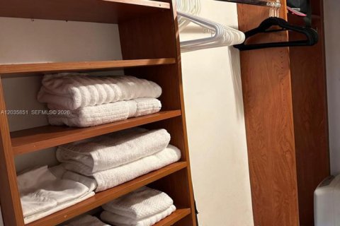 Condo in Miami Beach, Florida, 1 bedroom  № 2084453 - photo 21