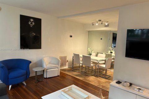 Condo in Miami Beach, Florida, 1 bedroom  № 2084453 - photo 5
