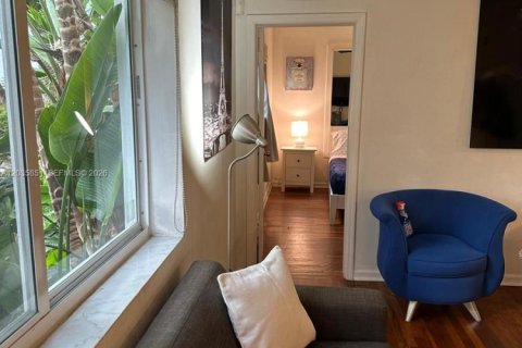 Condo in Miami Beach, Florida, 1 bedroom  № 2084453 - photo 12