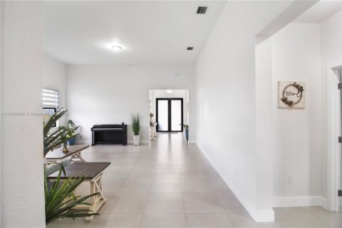 House in Homestead, Florida 4 bedrooms, 249.81 sq.m. № 1858889 - photo 14