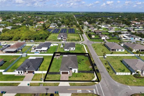 House in Homestead, Florida 4 bedrooms, 249.81 sq.m. № 1858889 - photo 2