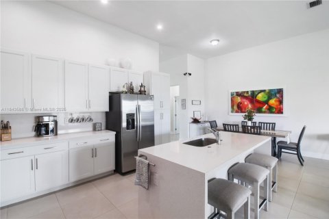 House in Homestead, Florida 4 bedrooms, 249.81 sq.m. № 1858889 - photo 18