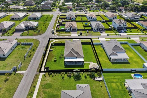 House in Homestead, Florida 4 bedrooms, 249.81 sq.m. № 1858889 - photo 3