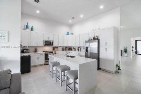 House in Homestead, Florida 4 bedrooms, 249.81 sq.m. № 1858889 - photo 16