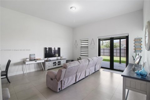 House in Homestead, Florida 4 bedrooms, 249.81 sq.m. № 1858889 - photo 19
