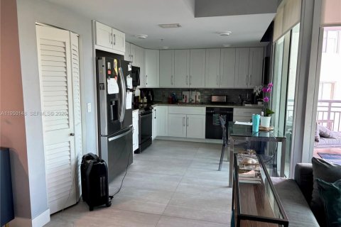 Condominio en alquiler en Miami, Florida, 2 dormitorios, 102.1 m2 № 2005846 - foto 7