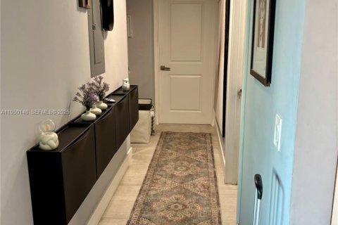 Condominio en Miami, Florida, 2 dormitorios  № 2005846