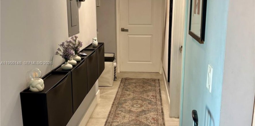 Condominio en Miami, Florida, 2 dormitorios  № 2005846