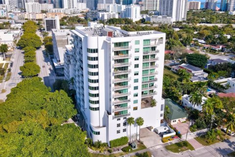 Condominio en alquiler en Miami, Florida, 2 dormitorios, 102.1 m2 № 2005846 - foto 27