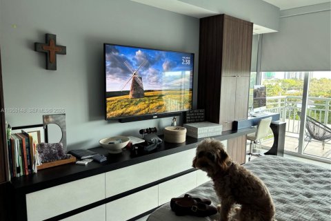 Condominio en alquiler en Miami, Florida, 2 dormitorios, 102.1 m2 № 2005846 - foto 24