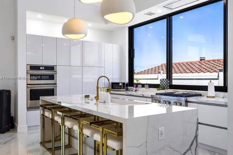 House in Fort Lauderdale, Florida 4 bedrooms, 302.68 sq.m. № 1941704 - photo 21