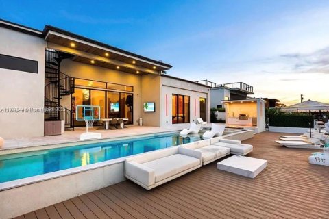 House in Fort Lauderdale, Florida 4 bedrooms, 302.68 sq.m. № 1941704 - photo 2