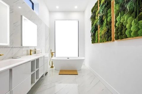 House in Fort Lauderdale, Florida 4 bedrooms, 302.68 sq.m. № 1941704 - photo 30