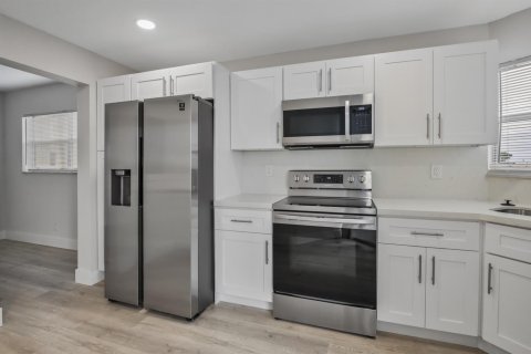 Copropriété à vendre à Lake Worth, Floride: 2 chambres, 103.49 m2 № 2089630 - photo 3