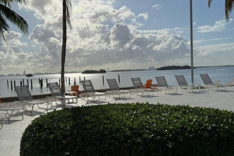 Купить кондоминиум в Майами, Флорида 1 спальня, 72м2, № 1957854 - фото 6