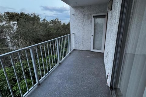 Купить кондоминиум в Майами, Флорида 1 спальня, 72м2, № 1957854 - фото 22