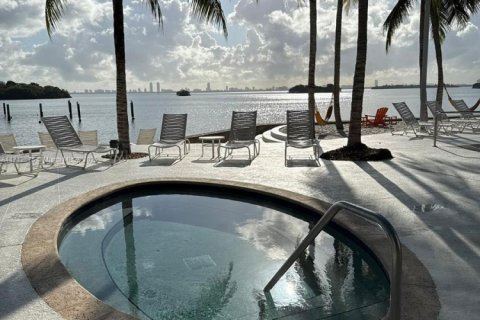 Купить кондоминиум в Майами, Флорида 1 спальня, 72м2, № 1957854 - фото 9