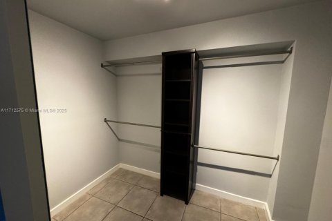 Купить кондоминиум в Майами, Флорида 1 спальня, 72м2, № 1957854 - фото 21