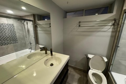 Купить кондоминиум в Майами, Флорида 1 спальня, 72м2, № 1957854 - фото 15