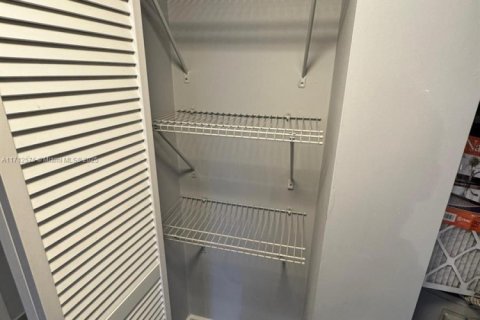 Купить кондоминиум в Майами, Флорида 1 спальня, 72м2, № 1957854 - фото 20