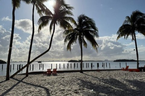 Купить кондоминиум в Майами, Флорида 1 спальня, 72м2, № 1957854 - фото 4
