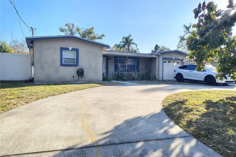 House in Tampa, Florida 3 bedrooms, 107.67 sq.m. № 2099991