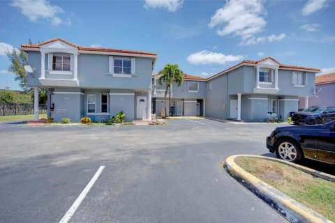 Townhouse in Miami, Florida 3 bedrooms, 115.2 sq.m. № 1939451 - photo 30