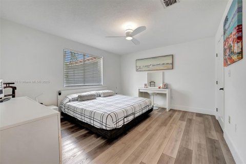 Townhouse in Miami, Florida 3 bedrooms, 115.2 sq.m. № 1939451 - photo 16
