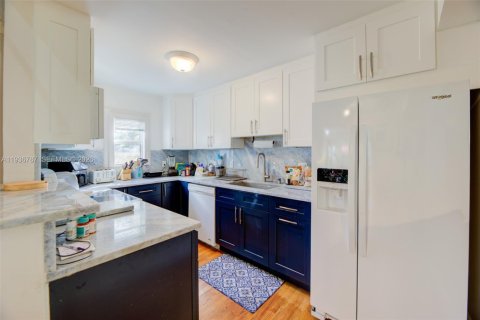 House in Fort Lauderdale, Florida 3 bedrooms, 162.67 sq.m. № 1994673 - photo 13