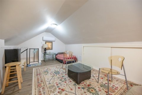 House in Fort Lauderdale, Florida 3 bedrooms, 162.67 sq.m. № 1994673 - photo 27