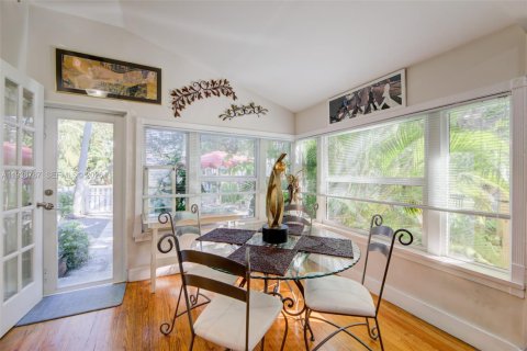 House in Fort Lauderdale, Florida 3 bedrooms, 162.67 sq.m. № 1994673 - photo 10