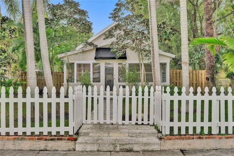 House in Fort Lauderdale, Florida 3 bedrooms, 162.67 sq.m. № 1994673 - photo 2