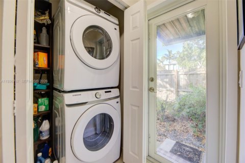 House in Fort Lauderdale, Florida 3 bedrooms, 162.67 sq.m. № 1994673 - photo 29