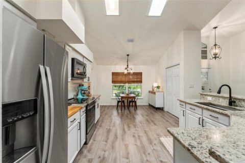 House in Mount Dora, Florida 3 bedrooms, 209.12 sq.m. № 1651862 - photo 20