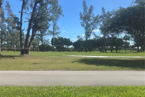 Copropriété à vendre à Pembroke Pines, Floride: 2 chambres, 108.7 m2 № 1958405 - photo 25