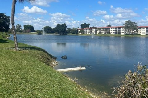Copropriété à vendre à Pembroke Pines, Floride: 2 chambres, 108.7 m2 № 1958405 - photo 21