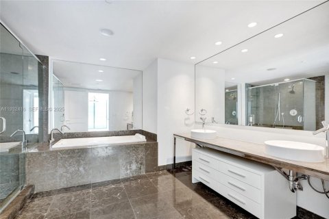 Снять в аренду кондоминиум в Майами, Флорида 3 спальни, 173.73м2, № 1991757 - фото 24