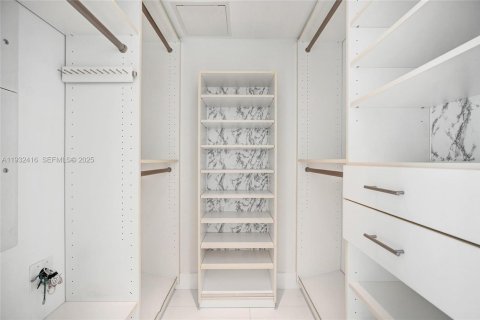 Снять в аренду кондоминиум в Майами, Флорида 3 спальни, 173.73м2, № 1991757 - фото 23