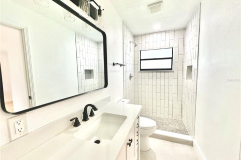 Casa en alquiler en Edgewater, Florida, 3 dormitorios, 159.42 m2 № 1880992 - foto 11