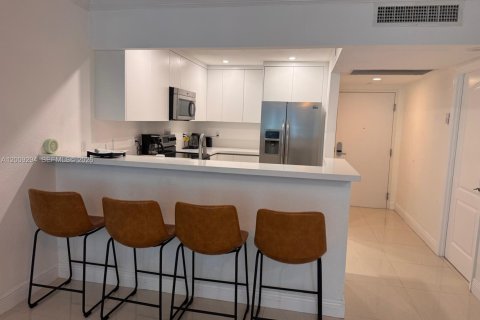 Купить кондоминиум в Майами-Бич, Флорида 70.61м2, № 2090802 - фото 2