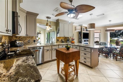 Casa en venta en The Villages, Florida, 3 dormitorios, 212.37 m2 № 2386581 - foto 14