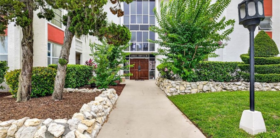 Condo à Clearwater, Floride, 2 chambres  № 2330101