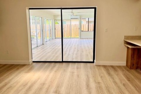 House in Seminole, Florida 3 bedrooms, 230.21 sq.m. № 1905851 - photo 17