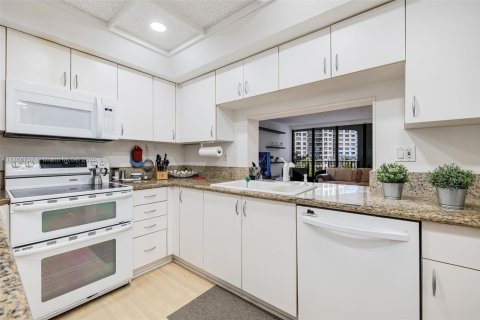Condo in Miami, Florida, 2 bedrooms  № 1715252 - photo 23