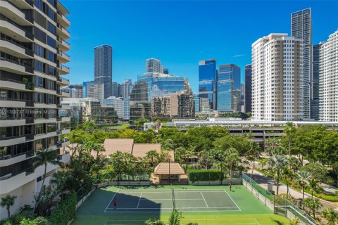 Condo in Miami, Florida, 2 bedrooms  № 1715252 - photo 3