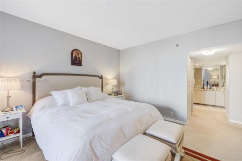 Condo in Miami, Florida, 2 bedrooms  № 1715252 - photo 14