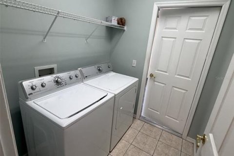 Villa ou maison à vendre à Poinciana, Floride: 2 chambres, 133.78 m2 № 2410295 - photo 18