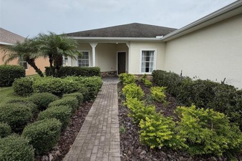 Villa ou maison à vendre à Poinciana, Floride: 2 chambres, 133.78 m2 № 2410295 - photo 2