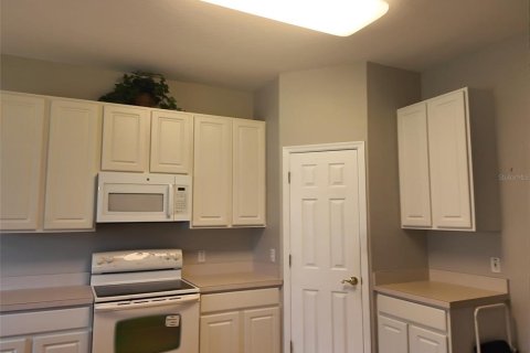 Villa ou maison à vendre à Poinciana, Floride: 2 chambres, 133.78 m2 № 2410295 - photo 10